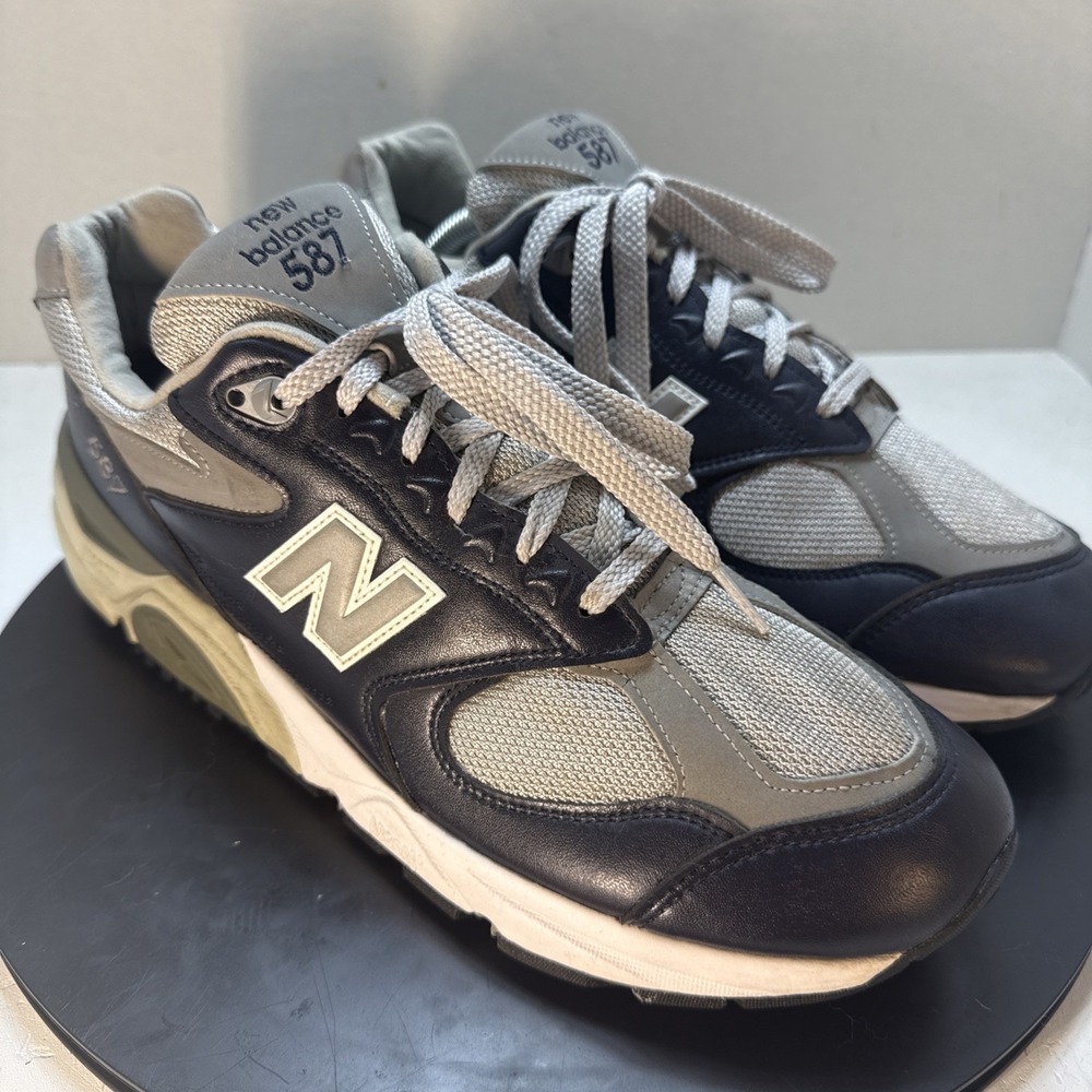 New Balance 587 M587NV Made in USA Men's Size 10 D Navy Blue Gray Running Shoes